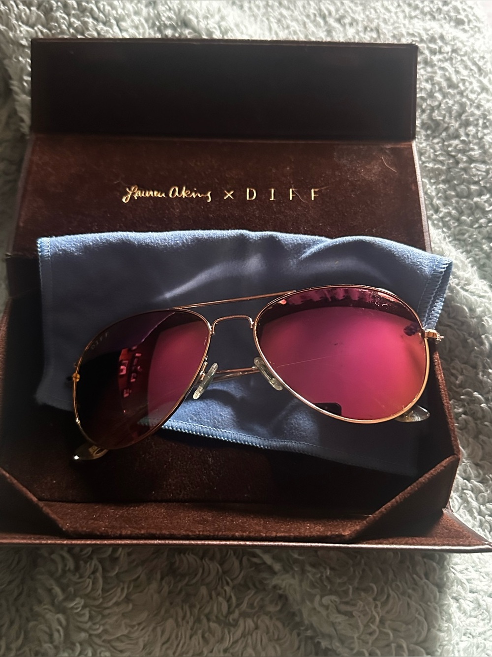 DIFF Aviator Sunglasses